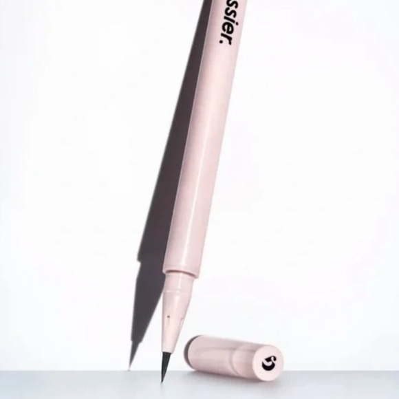 Glossier Other - Glossier Paris France Pro Tip Brush Point Liquid Eyeliner - Black Noir